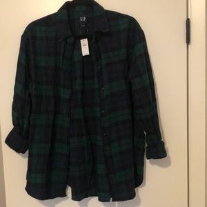 Women’s GAP Plaid Oversized Button Down NWT